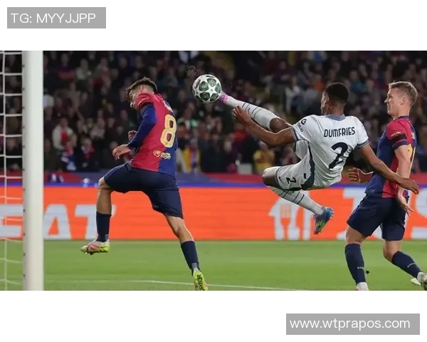 足球明星的精彩瞬间与魅力照片分享英语解读与欣赏