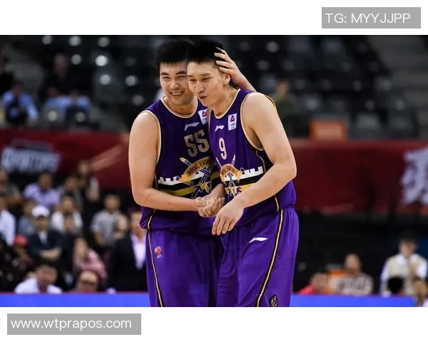 深圳篮球队技术解析与战术创新的深度探讨与展望 深圳篮球队技术解析与战术创新的深度探讨与展望