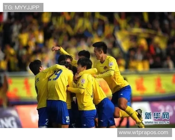 深圳足球队团队协作引发热议球迷对战术配合和球员默契提出质疑